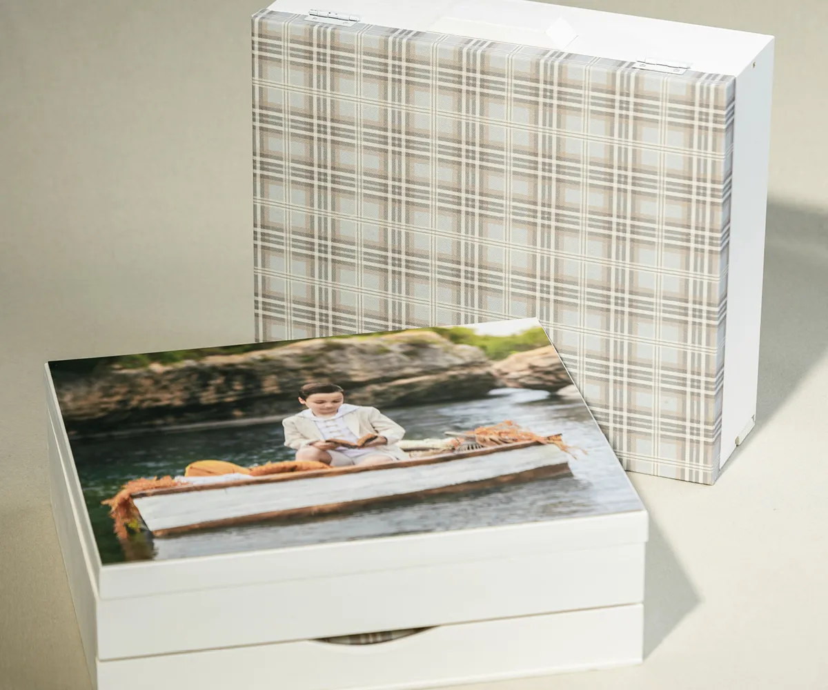 Caja TOP Comu con firmas 30x20